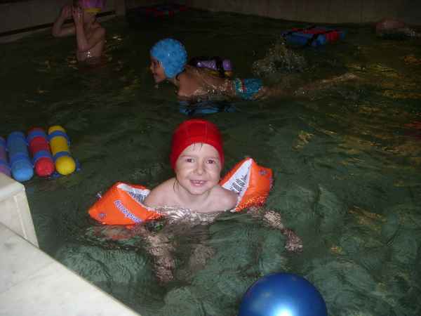 Какой выбрать бассейн для ребенка в Челябинске