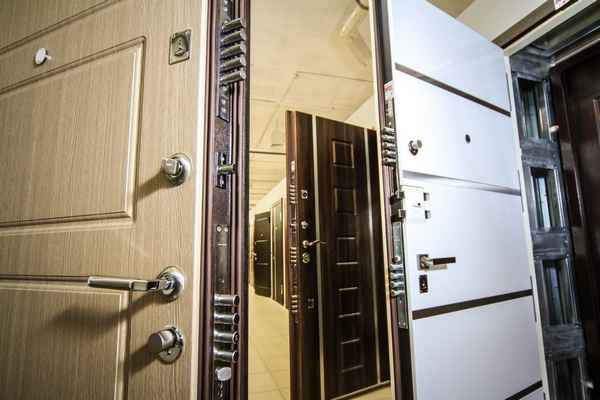 Как выбрать качественную стальную дверь в квартиру