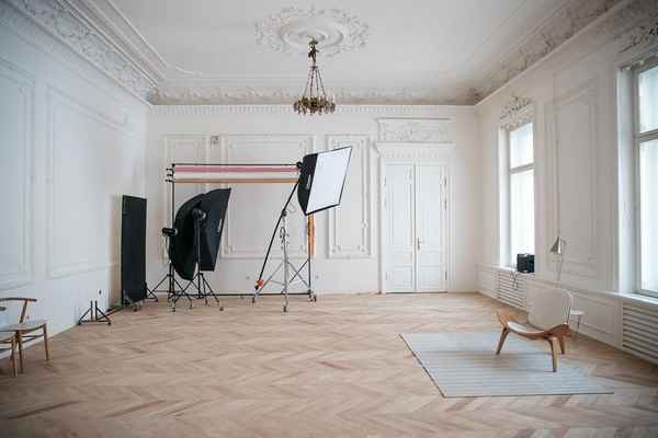 Популярные фотостудии для качественной съёмки в Санкт-Петербурге 2023