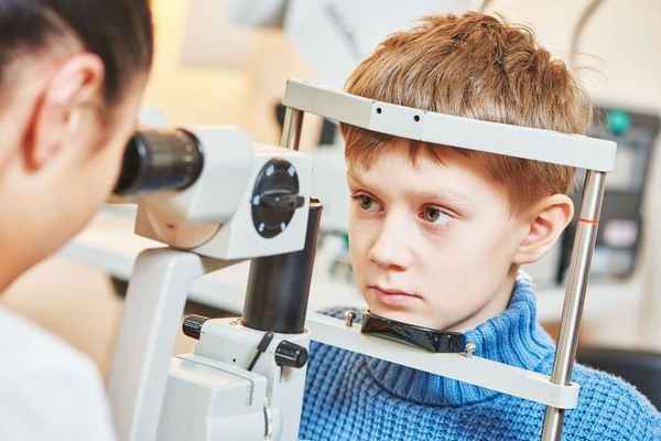 Как выбрать клинику для лечения  глаз. Рейтинг лучших офтальмологических клиник Омска. 2023
