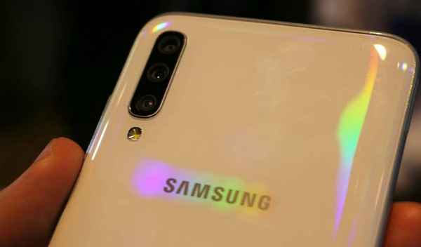 Обзор смартфона Samsung Galaxy A70 - плюсы и минусы