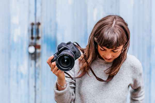 Любителям фото-искусства - зеркальные фотокамеры для начинающих на 2023 год