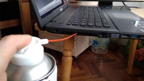 Как почистить ноутбук от пыли: самому в домашних условиях